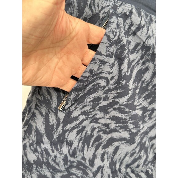 Athleta Trekkie North Printed Short Lynx Navy Sold Out Womens  14 Blue‎ Pockets - Picture 15 of 16